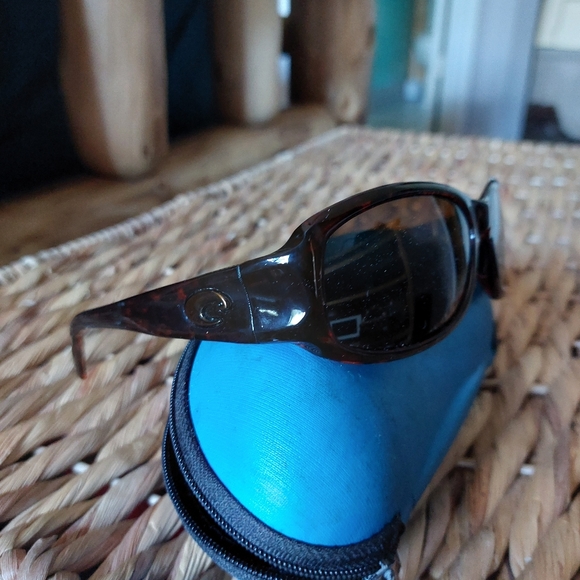 Sunglasses - Picture 2 of 4